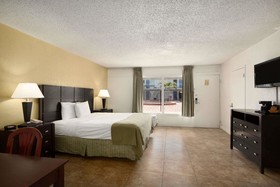 Days Inn by Wyndham St. Petersburg / Tampa Bay Area