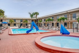 Days Inn by Wyndham St. Petersburg / Tampa Bay Area
