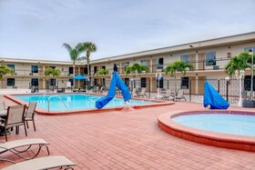 Super 8 by Wyndham St. Petersburg