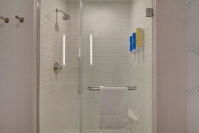 Tru by Hilton St. Petersburg Downtown Central Ave