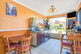 Days Inn by Wyndham St. Petersburg Central