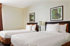 La Quinta Inn & Suites by Wyndham Sawgrass
