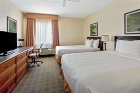 La Quinta Inn & Suites by Wyndham Sawgrass