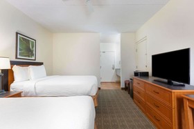 La Quinta Inn & Suites by Wyndham Sawgrass