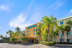 La Quinta Inn & Suites by Wyndham Sawgrass