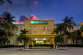 La Quinta Inn & Suites by Wyndham Sawgrass