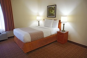 La Quinta Inn & Suites by Wyndham Sawgrass