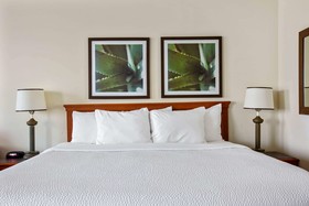 La Quinta Inn & Suites by Wyndham Sawgrass