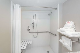 Casa Bella Inn & Suites