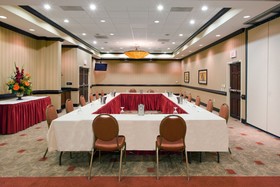 Holiday Inn Hotel & Suites Tallahassee Conference Center N