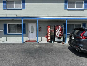 Base Motel By OYO South Tampa