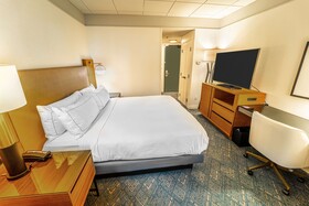 DoubleTree by Hilton Tampa Rocky Point Waterfront