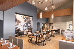 DoubleTree by Hilton Tampa Rocky Point Waterfront