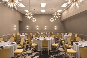 DoubleTree by Hilton Tampa Rocky Point Waterfront