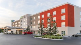 Holiday Inn Express & Suites Tampa East - Ybor City