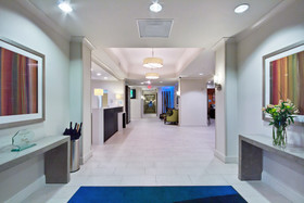 Holiday Inn Express & Suites Tampa - I-75 @ Bruce B. Downs