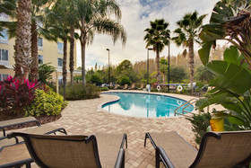 Holiday Inn Express & Suites Tampa - I-75 @ Bruce B. Downs