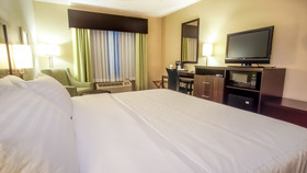 Holiday Inn Express & Suites Tampa - I-75 @ Bruce B. Downs
