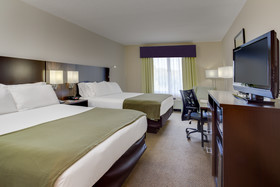 Holiday Inn Express & Suites Tampa - I-75 @ Bruce B. Downs