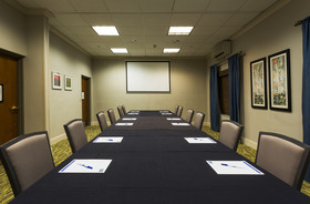 Holiday Inn Express & Suites Tampa - I-75 @ Bruce B. Downs
