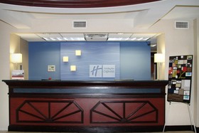 Holiday Inn Express & Suites Tampa - Rocky Point Island