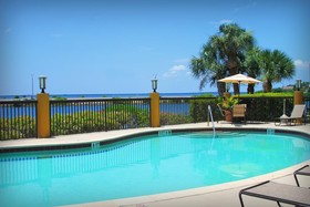 Holiday Inn Express & Suites Tampa - Rocky Point Island