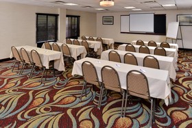 Holiday Inn Express & Suites Tampa - Rocky Point Island