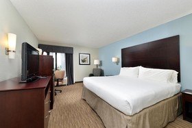 Holiday Inn Express & Suites Tampa - Rocky Point Island