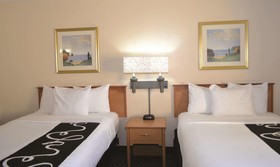 La Quinta Inn & Suites by Wyndham Tampa Fairgrounds - Casino