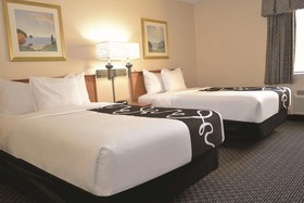 La Quinta Inn & Suites by Wyndham Tampa Fairgrounds - Casino