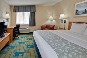 La Quinta Inn & Suites by Wyndham Tampa Fairgrounds - Casino