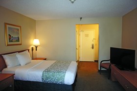 La Quinta Inn & Suites by Wyndham Tampa Fairgrounds - Casino