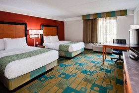 La Quinta Inn & Suites by Wyndham USF (Near Busch Gardens)