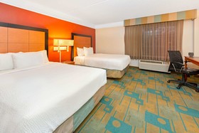 La Quinta Inn & Suites by Wyndham USF (Near Busch Gardens)