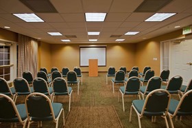 La Quinta Inn & Suites by Wyndham USF (Near Busch Gardens)