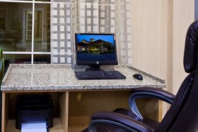 La Quinta Inn & Suites by Wyndham USF (Near Busch Gardens)