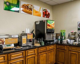 Quality Inn Airport - Cruise Port
