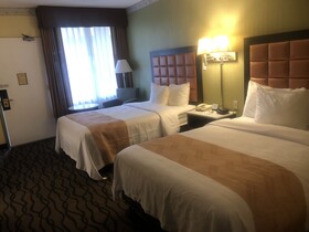 Quality Inn Airport - Cruise Port