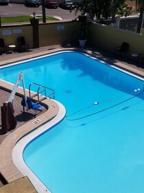 Quality Inn Airport - Cruise Port