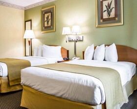 Quality Inn Airport - Cruise Port