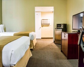 Quality Inn Airport - Cruise Port