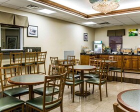 Quality Inn Airport - Cruise Port