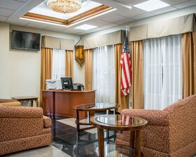 Quality Inn Airport - Cruise Port