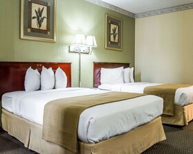 Quality Inn Airport - Cruise Port