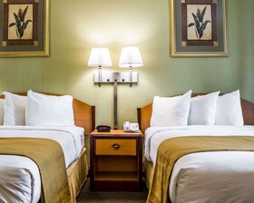 Quality Inn Airport - Cruise Port