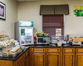 Quality Inn Airport - Cruise Port