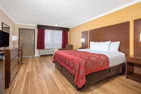 Ramada by Wyndham Tampa Airport Westshore
