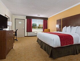 Ramada by Wyndham Tampa Airport Westshore