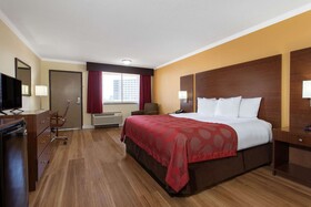 Ramada by Wyndham Tampa Airport Westshore