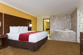Ramada by Wyndham Tampa Airport Westshore